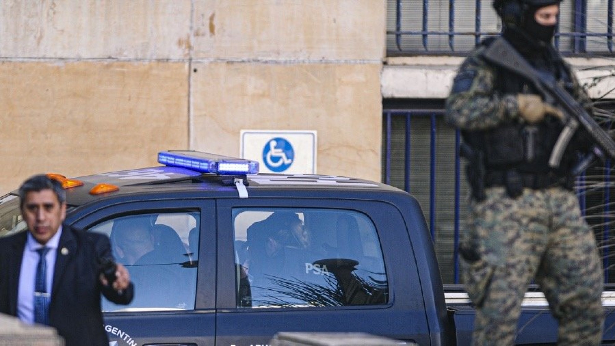 Intento de atentado contra CFK:  hubo más allanamientos y secuestraron teléfonos del entorno de “la banda de los copitos”